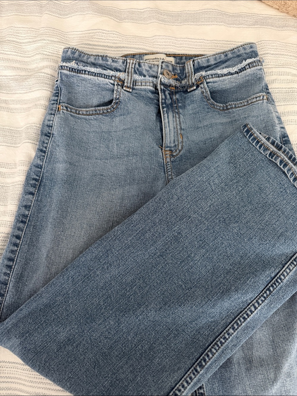 abercrombie kids Light Blue High-Rise Straight Jeans 13/14